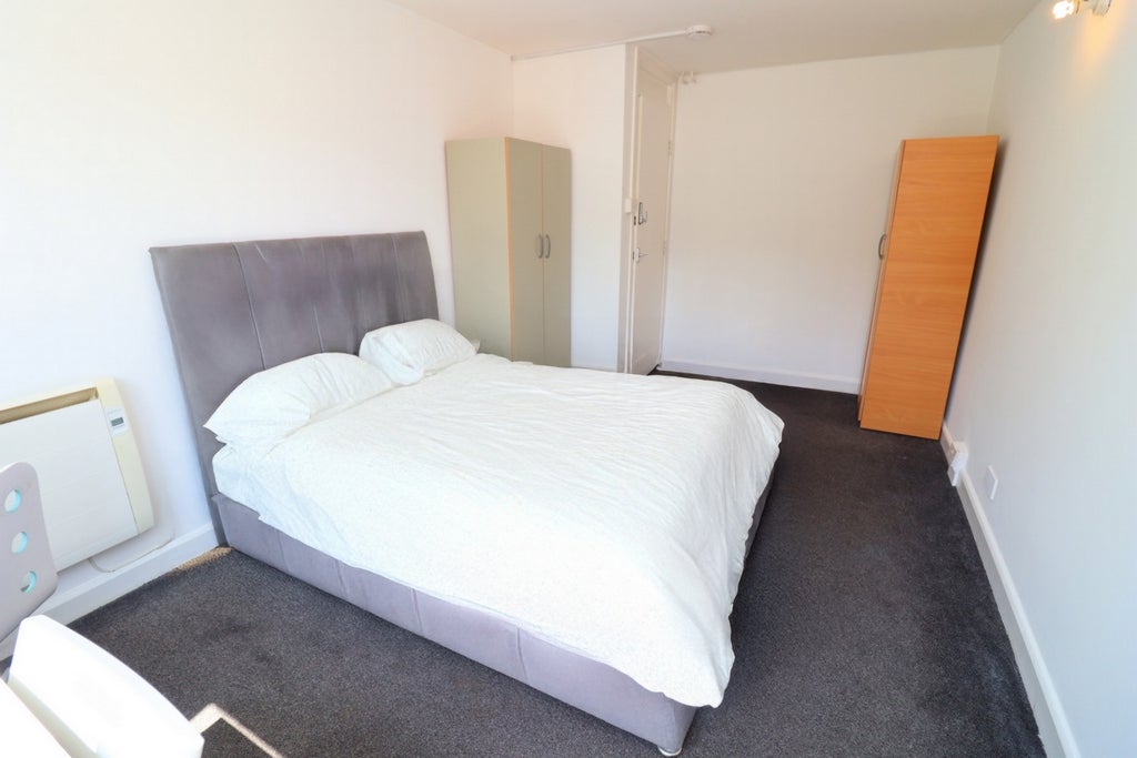 Room Globe Road in Greater London