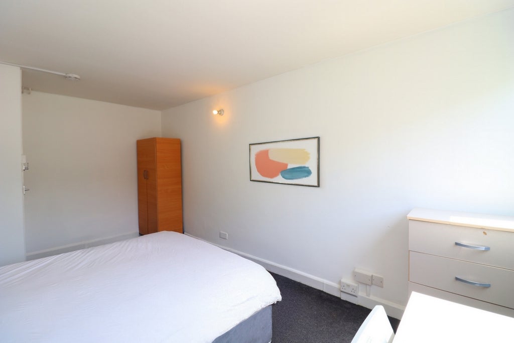 Room Globe Road in Greater London