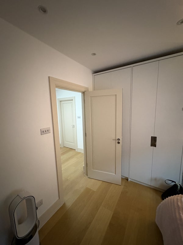 Room Seymour Street in City of Westminster