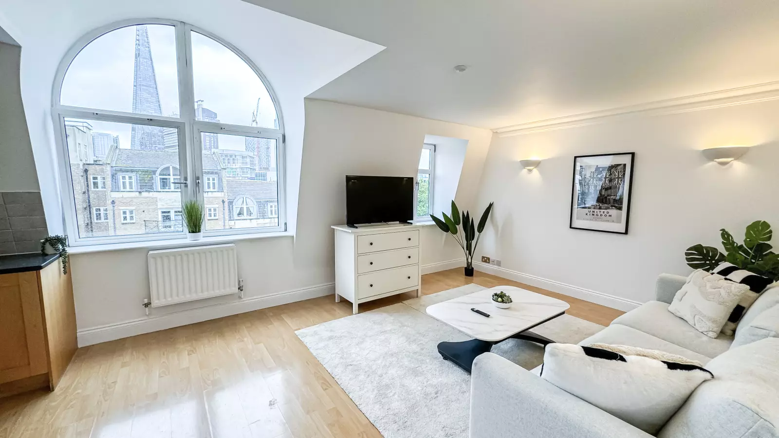Flat Lant Street in Greater London