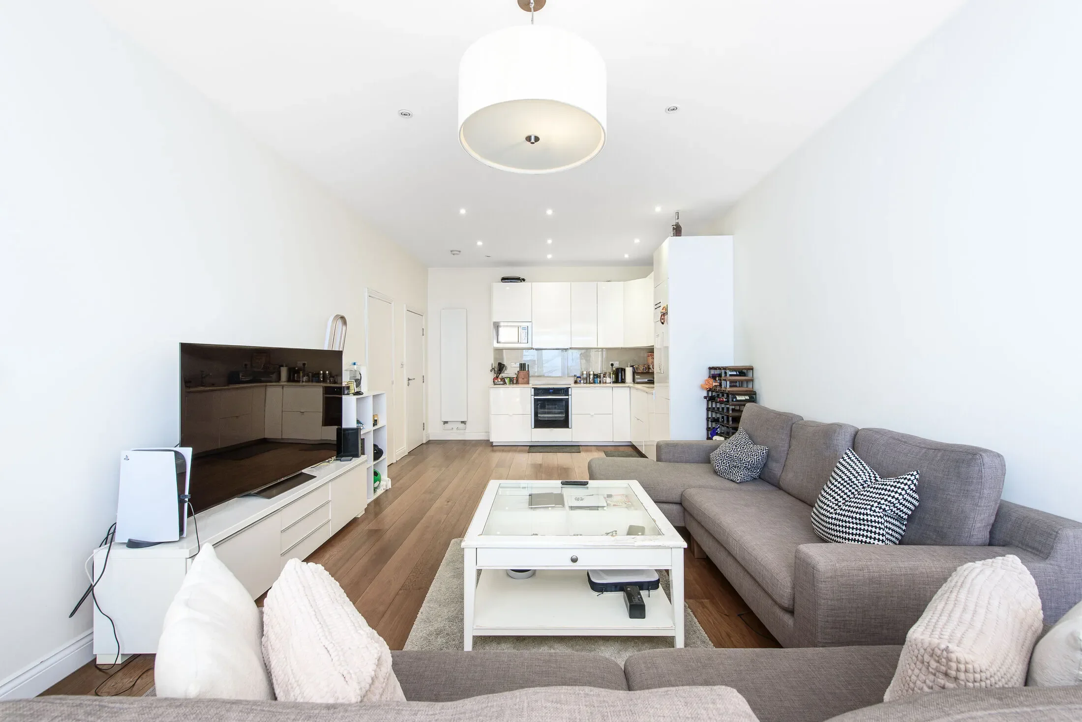 Flat St John's Road in Greater London