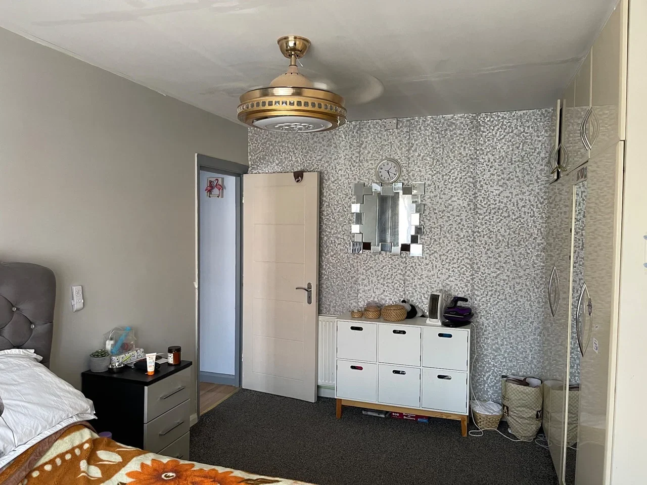 Room Wesley Avenue in Greater London