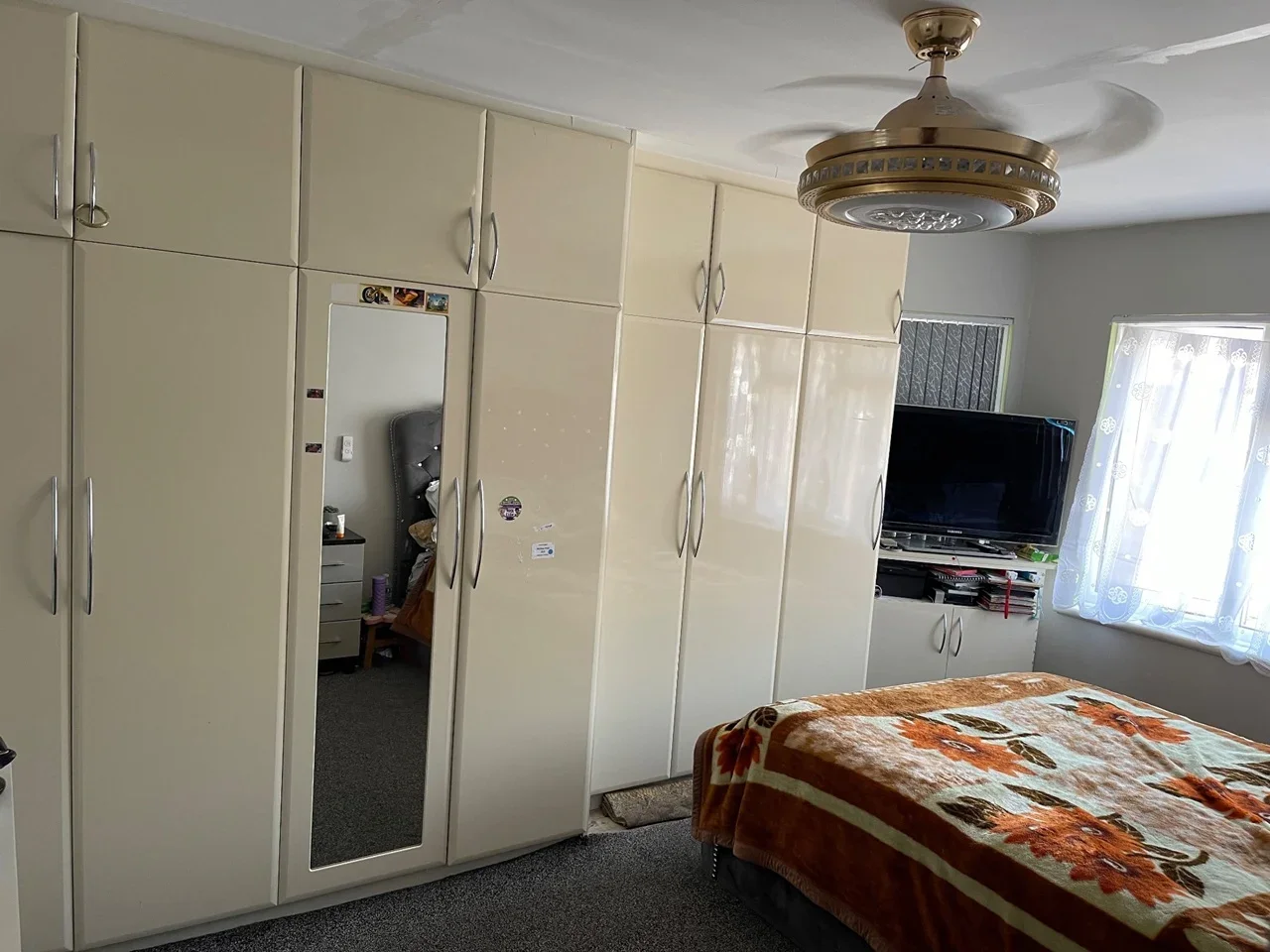 Room Wesley Avenue in Greater London