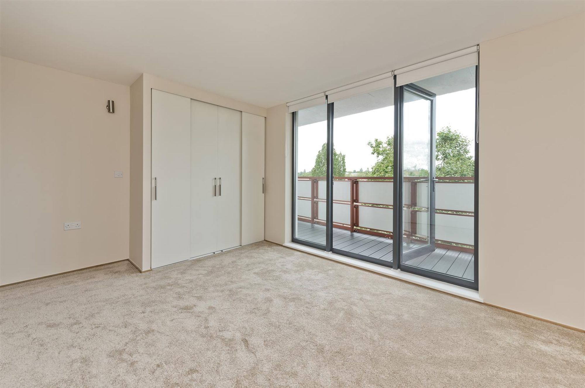 Flat Fellows Road in Greater London