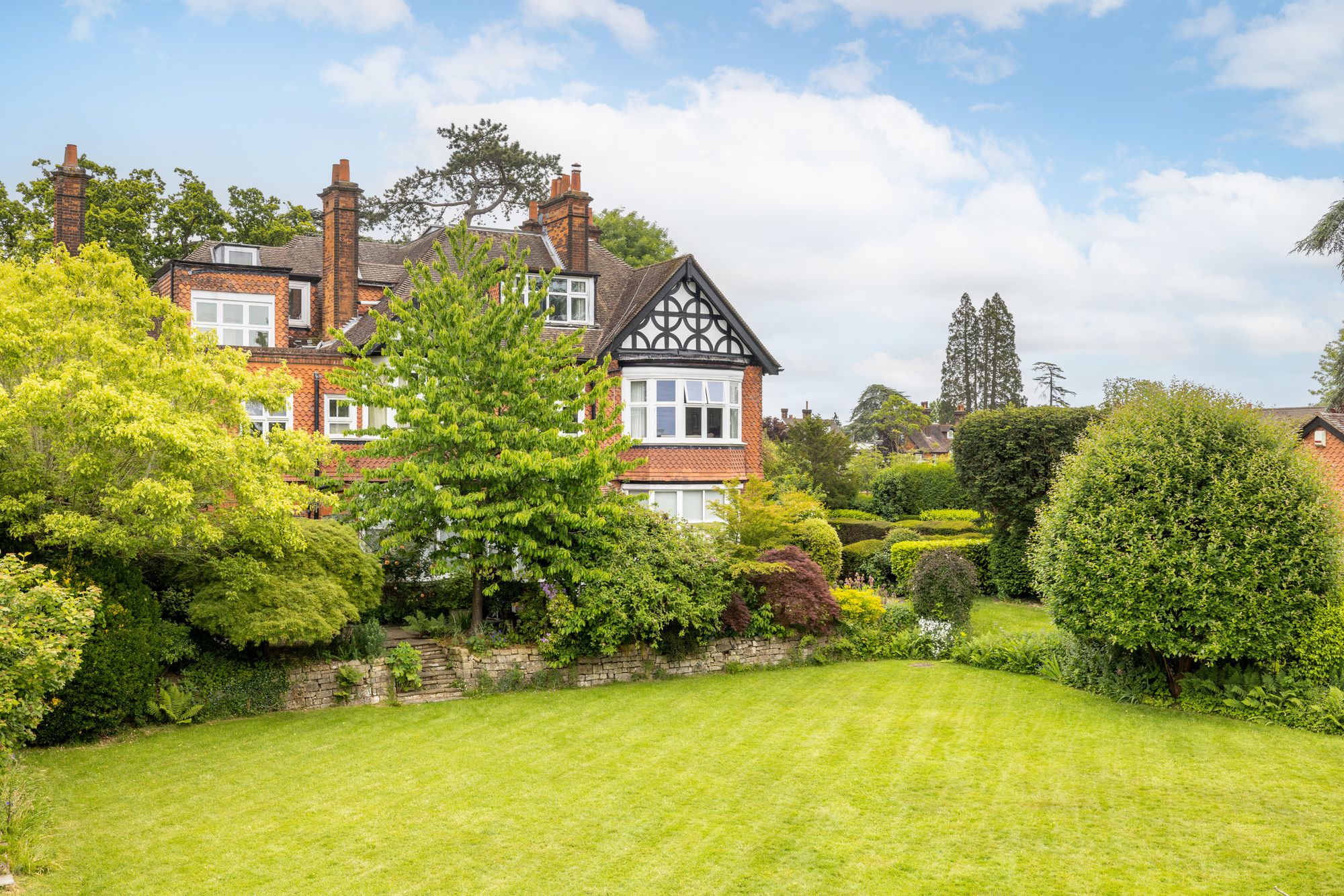 Flat Wray Field Avenue in Reigate and Banstead