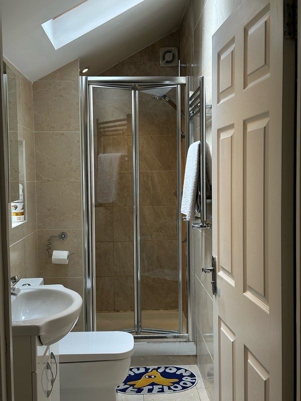 Room Durnsford Road in Greater London