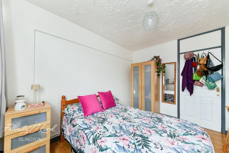 Room Cavendish Street in Greater London