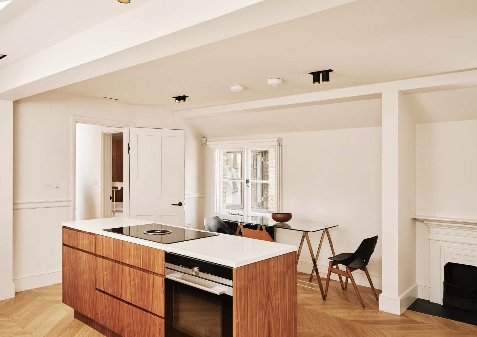 Flat Weymouth Mews in London