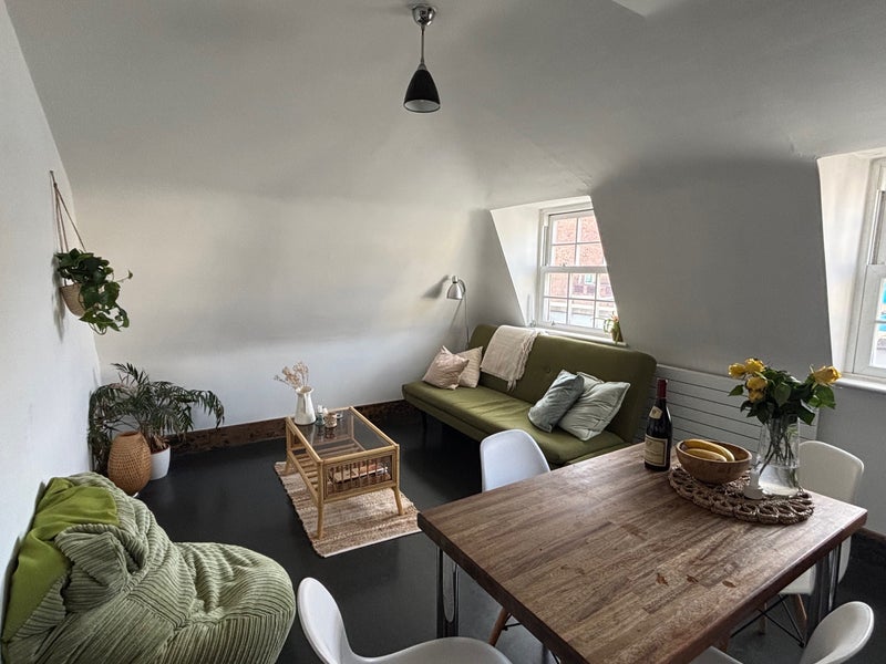 Room Cambridge Street in City of Westminster