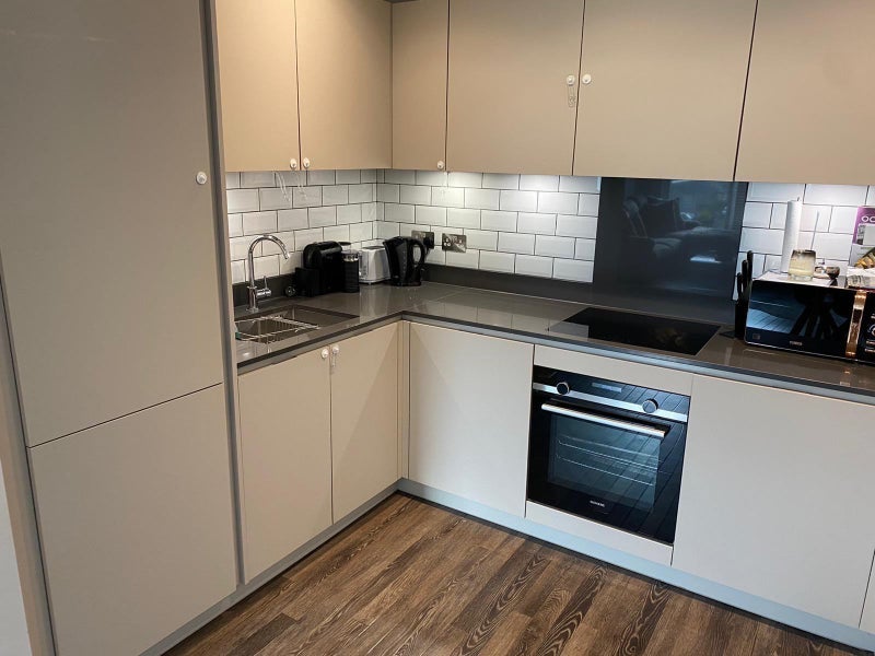Flat Moulding Lane in Greater London