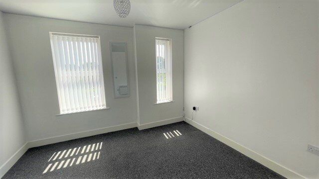 Flat Naylor Road in Ellesmere Port
