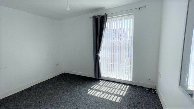 Flat Naylor Road in Ellesmere Port