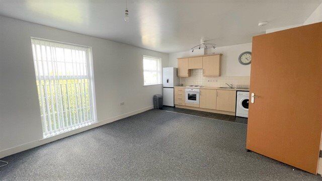Flat Naylor Road in Ellesmere Port