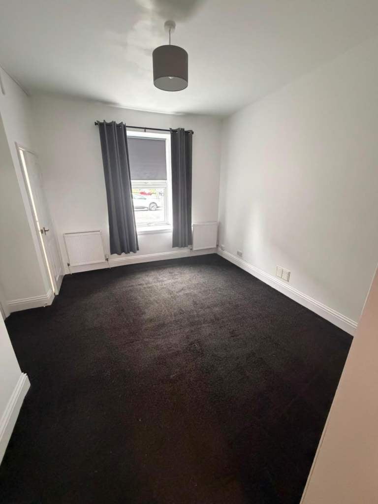 Flat Mungalhead Road in Falkirk