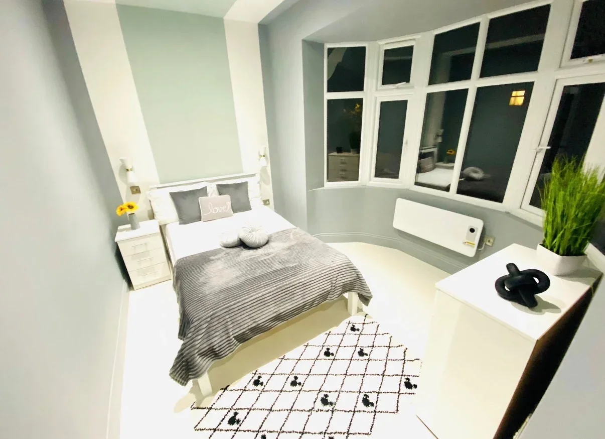 Room Callander Road in Greater London