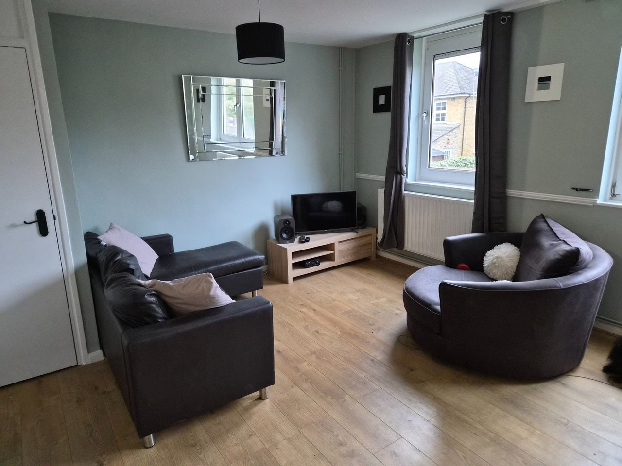 Flat Seyssel Street in Greater London