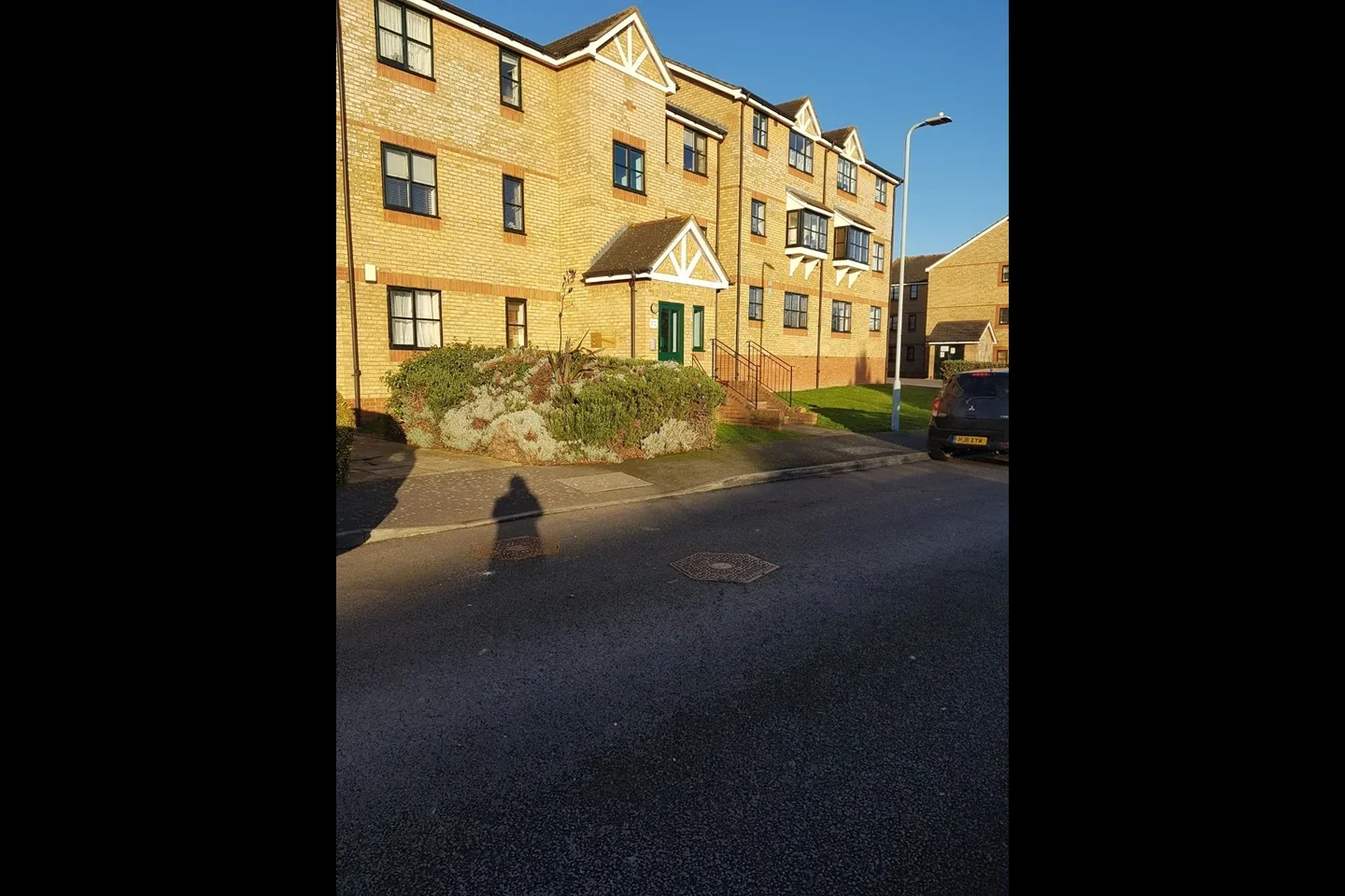 Flat Lovegrove Drive in Slough