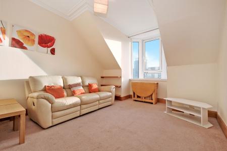 Flat Rosemount Place in Aberdeen City