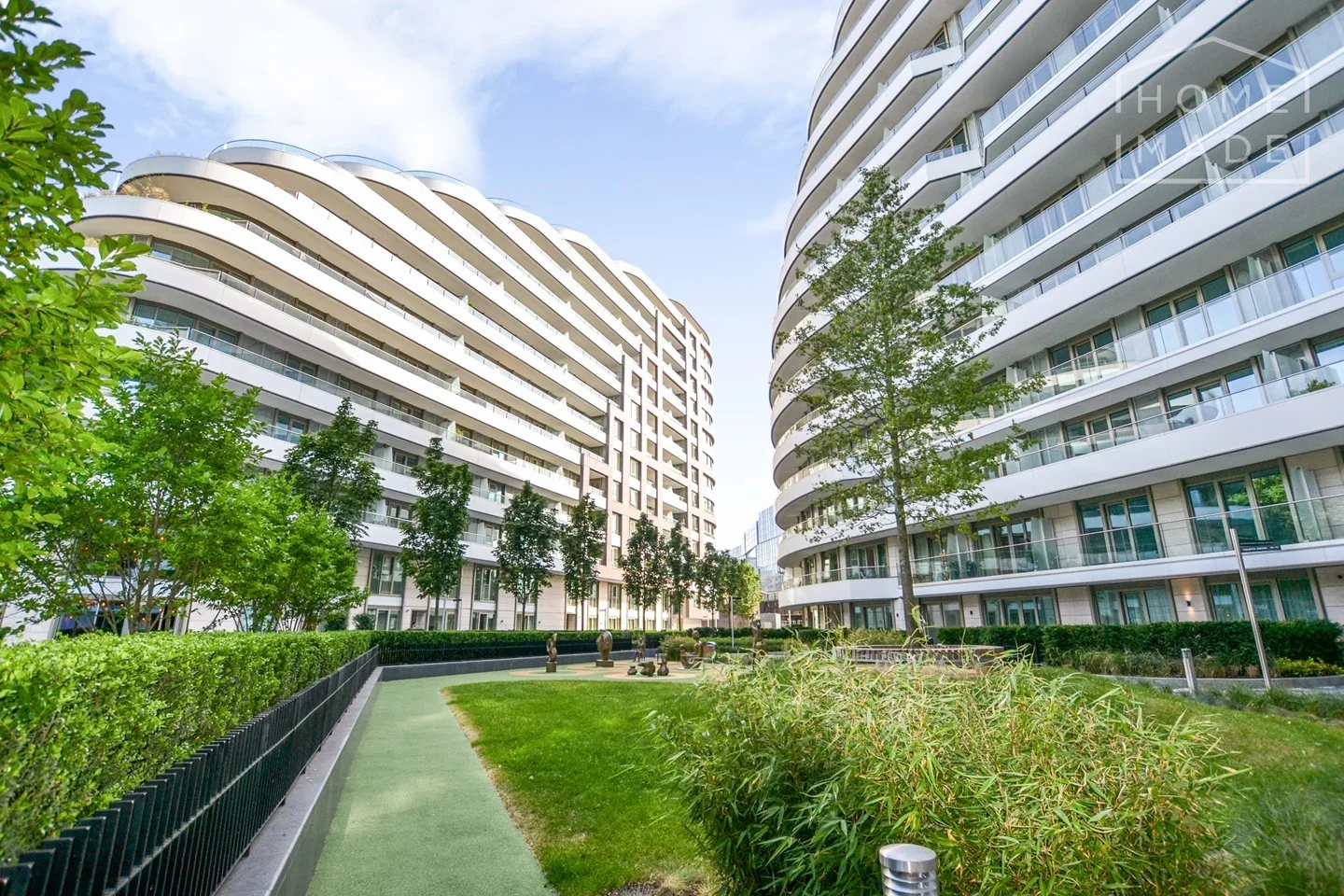 Flat Queenstown Road in Greater London