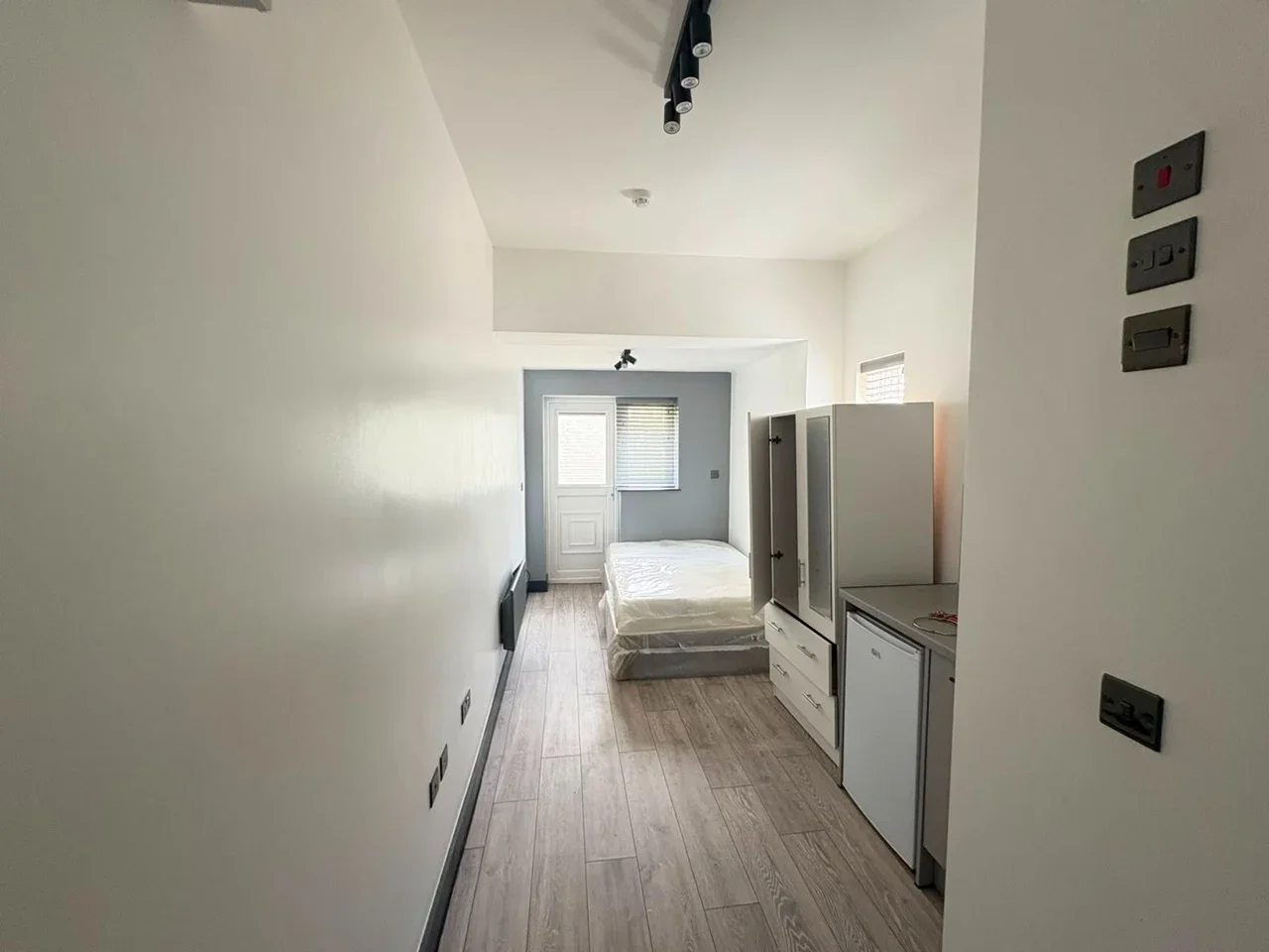 Flat Cotterill Road in Greater London