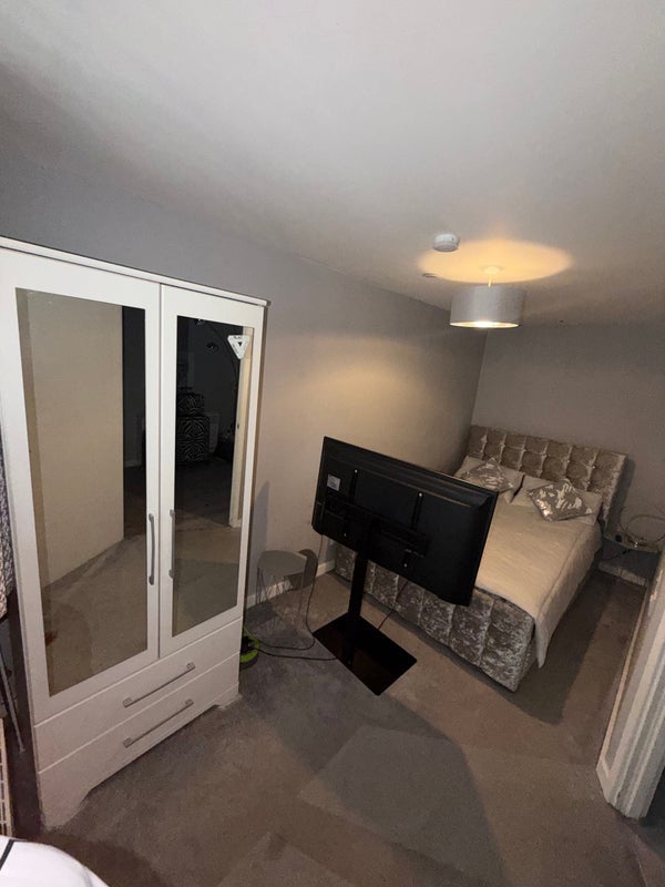 Room Southport Road in Greater London