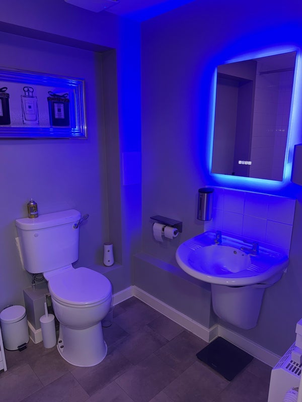 Room Southport Road in Greater London