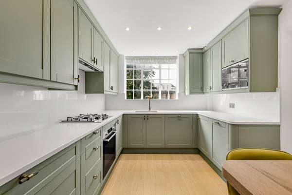 Flat Wellington Road in City of Westminster