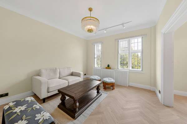 Flat Wellington Road in City of Westminster