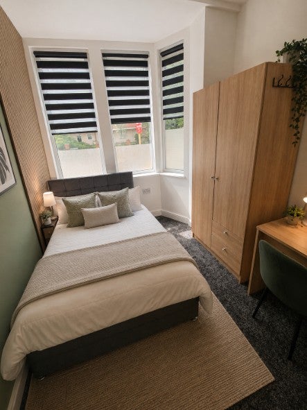 Room Bradfield Road in Sheffield