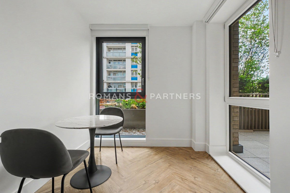 Flat Stroudley Walk in Greater London