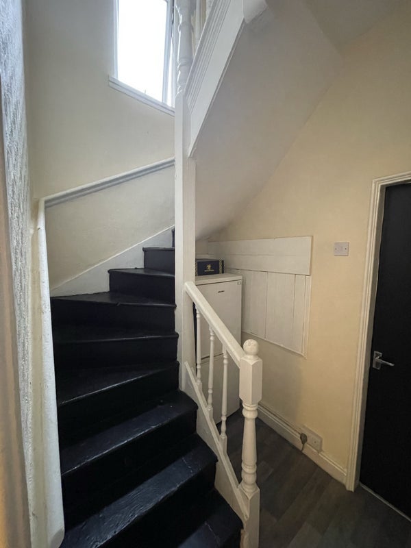 Room Warwick Road in Birmingham