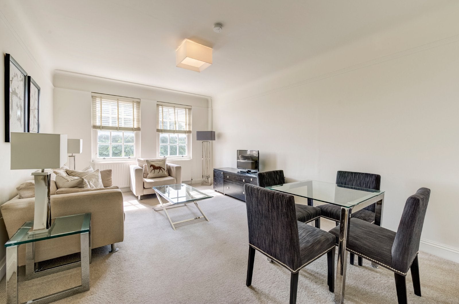 Flat Fulham Road in Greater London