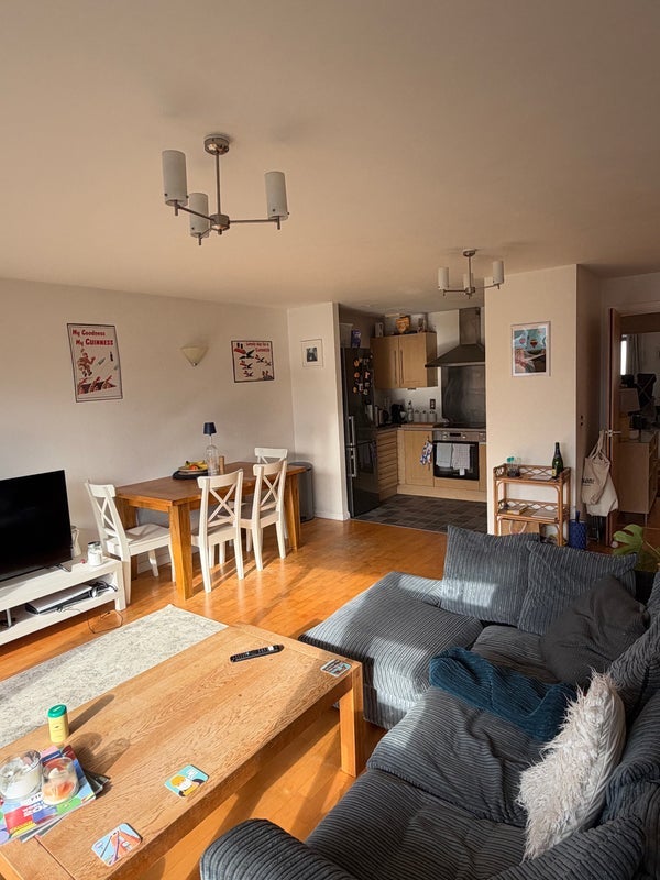 Room Deanery Road in Bristol