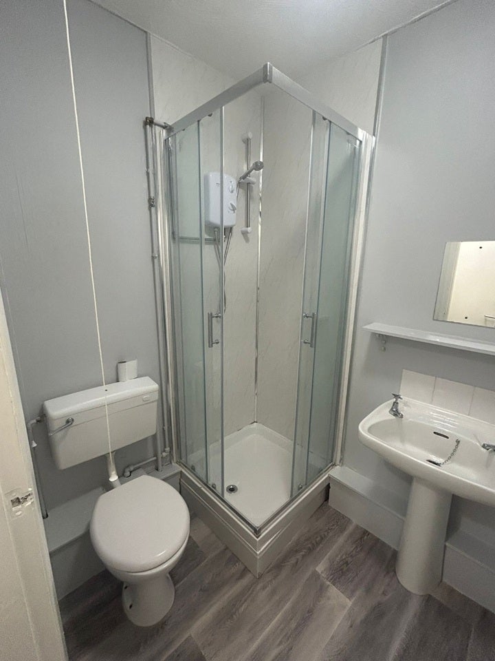 Flat Grimsby Road in Cleethorpes