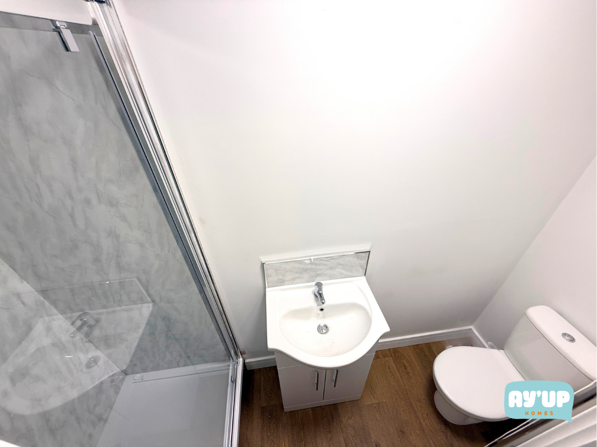 Room Broxholme Lane in Doncaster