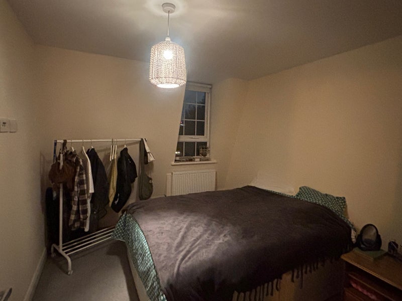 Room Wapping Lane in Greater London