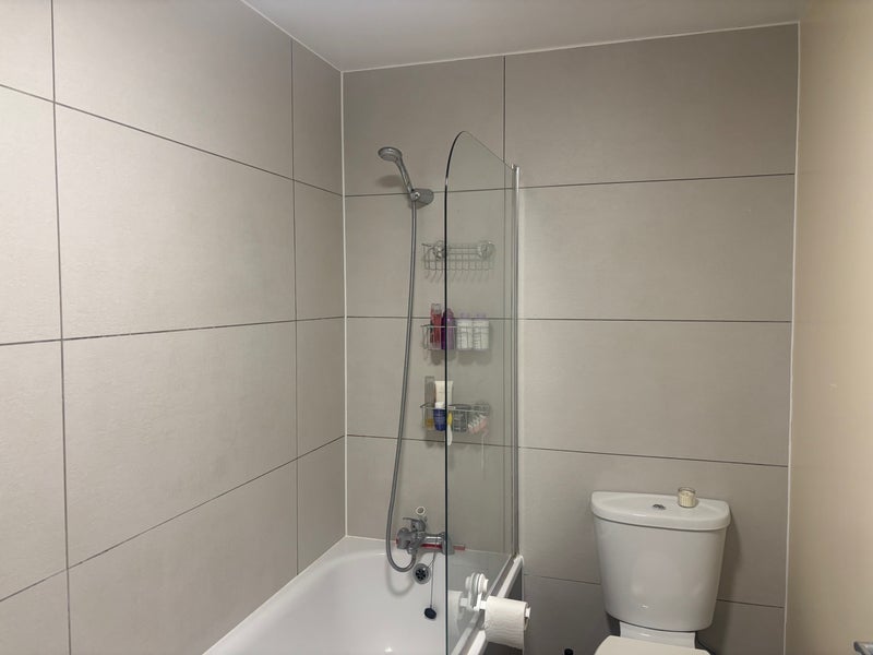 Room Wapping Lane in Greater London