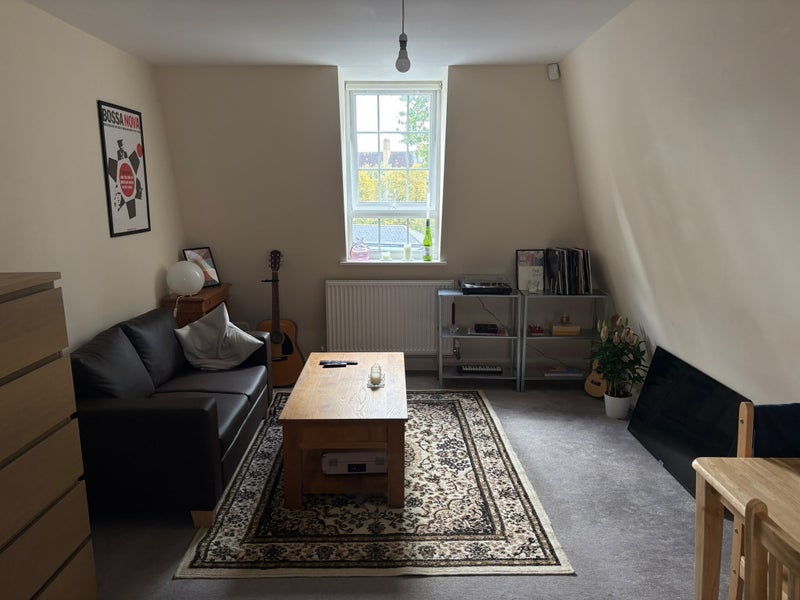 Room Wapping Lane in Greater London