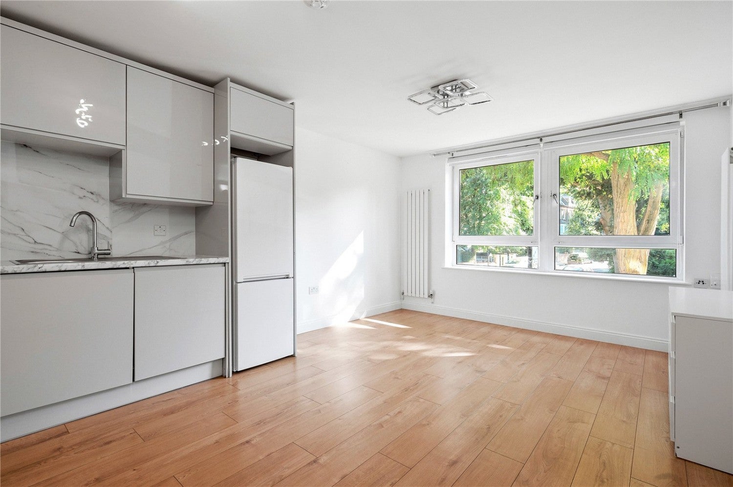 Flat Hillmarton Road in Greater London