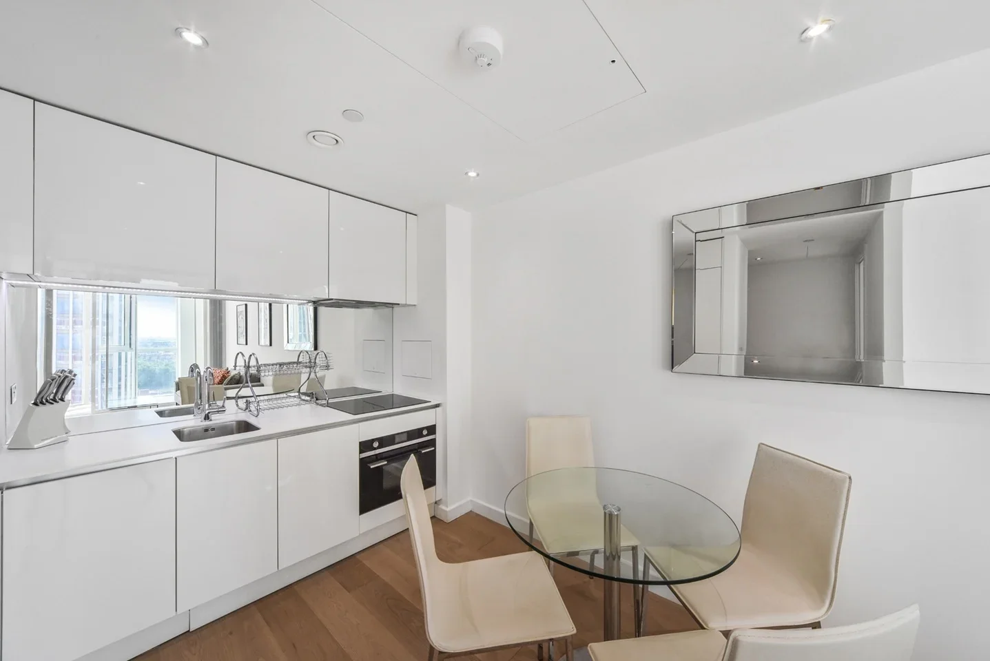 Flat Wyvil Road in Greater London
