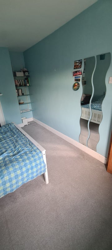 Room Grove Road in Bristol