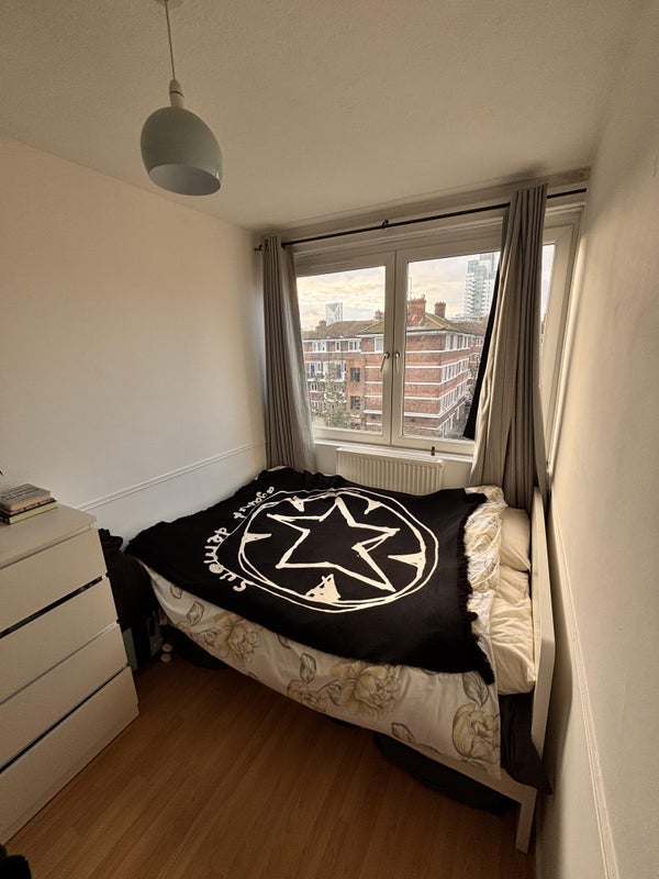 Room Mulvaney Way in Greater London