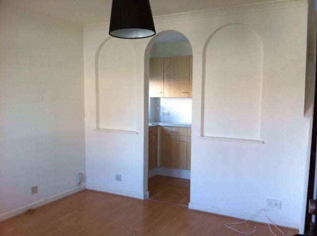 House Bennions Close in Greater London
