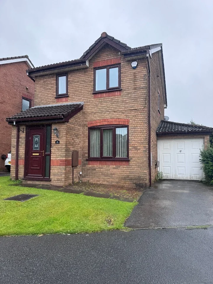 House Redsands Drive in Preston