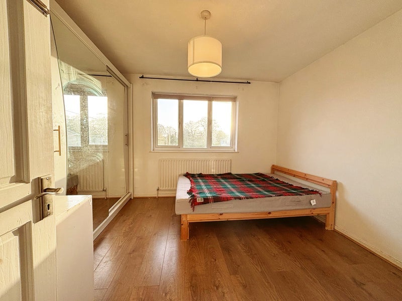 Room Chelsfield Gardens in Greater London