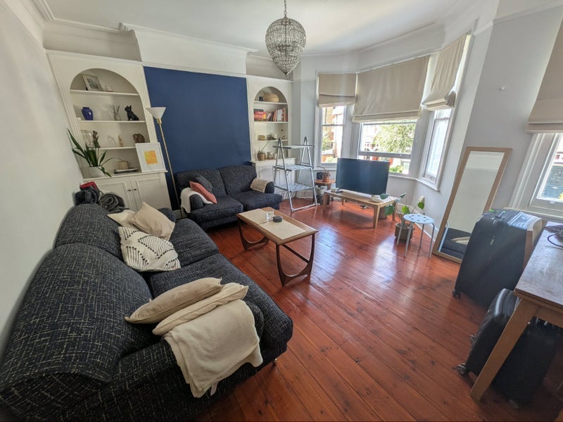Room Bowood Road in Greater London