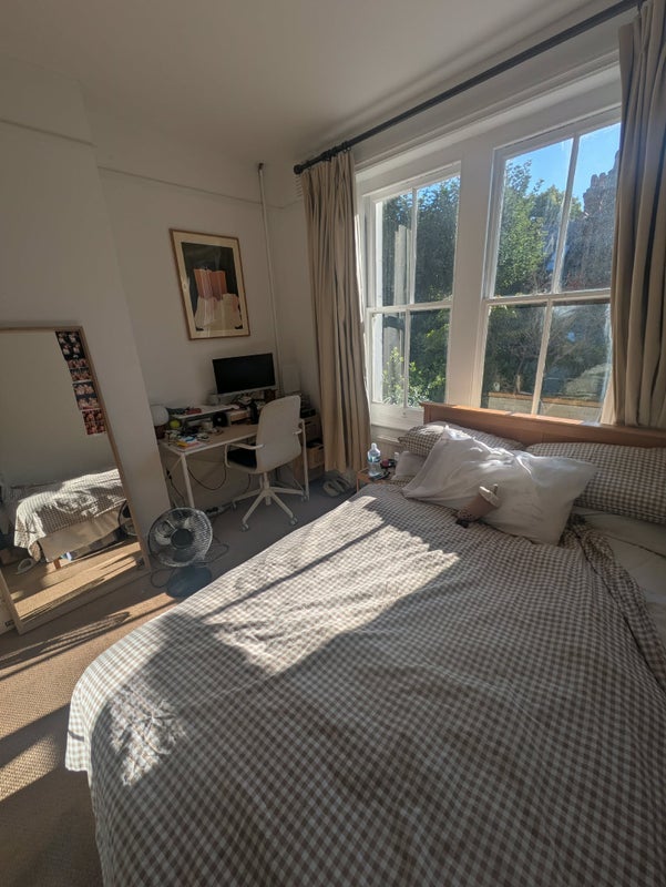 Room Bowood Road in Greater London