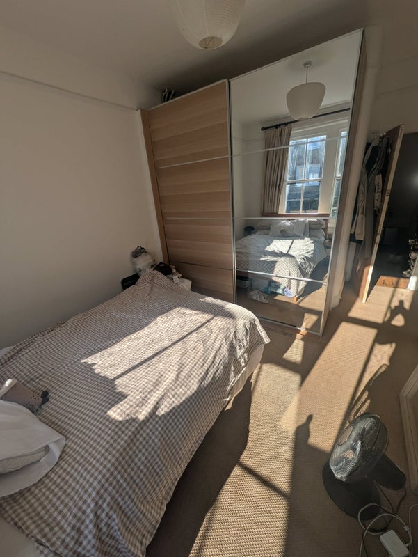 Room Bowood Road in Greater London