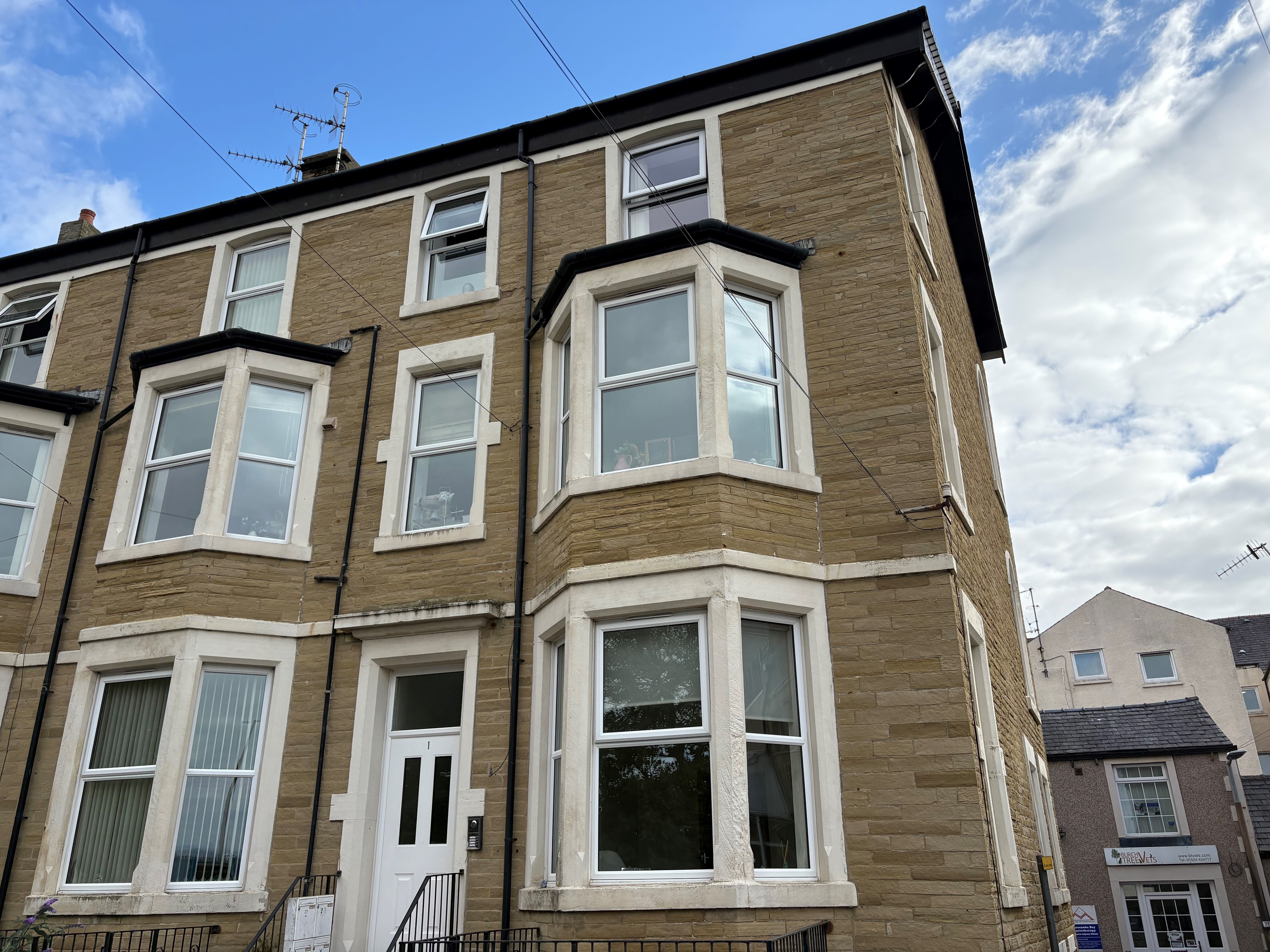 Flat Highfield Crescent in Lancaster