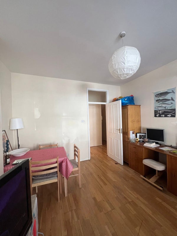 Room Tregothnan Road in Greater London